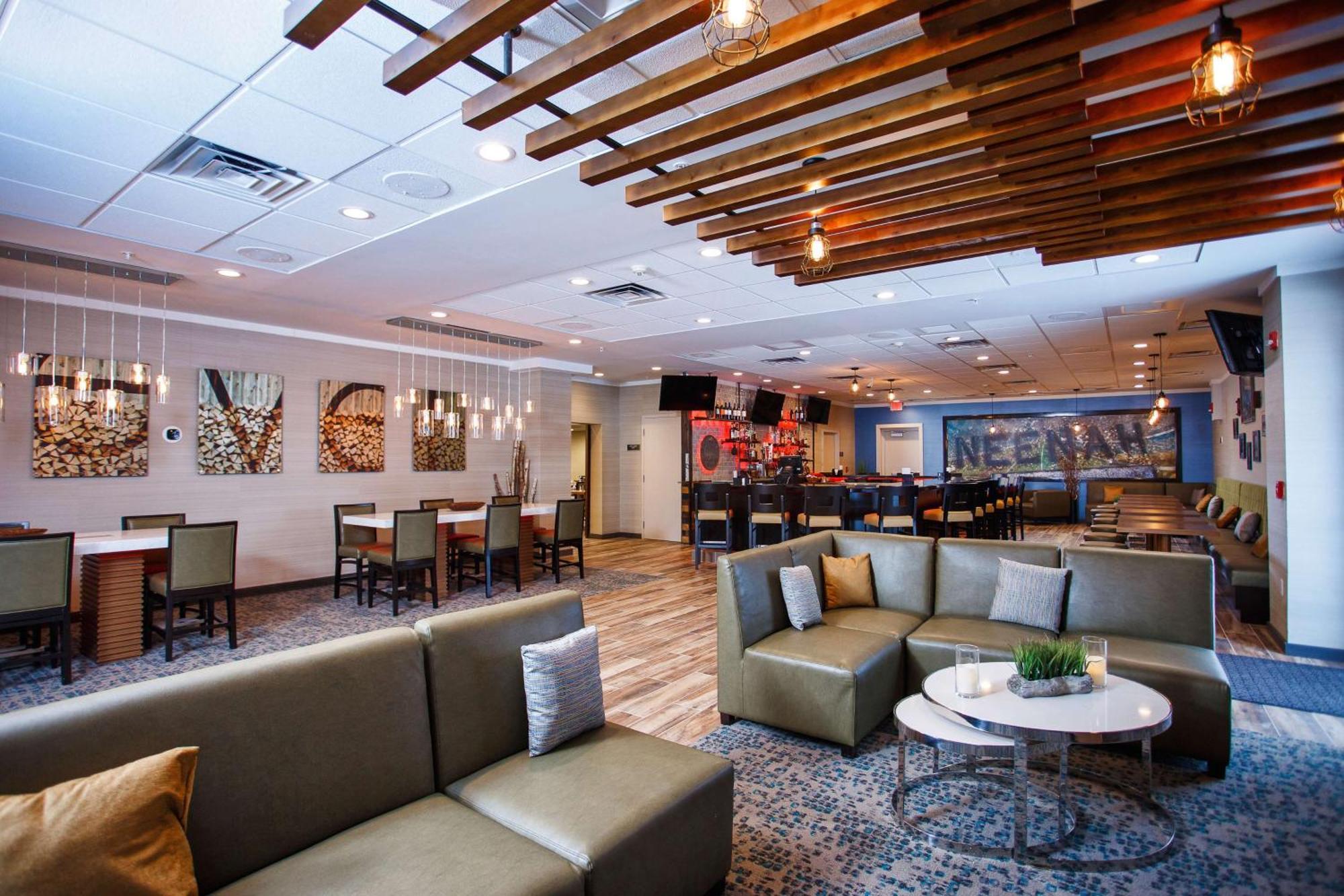 Doubletree By Hilton Neenah Exterior foto
